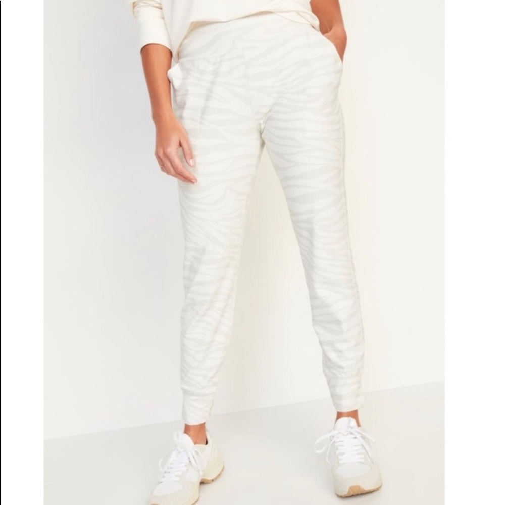 NWT Old Navy Powersoft joggers